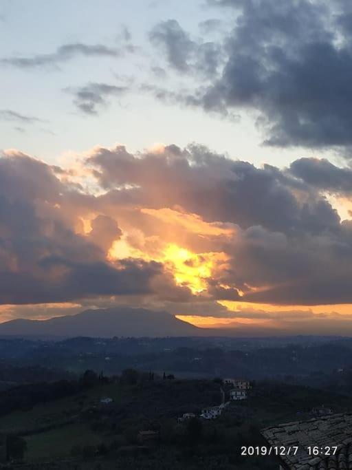 Relax Nell' Antico Borgo Villa Casperia ภายนอก รูปภาพ