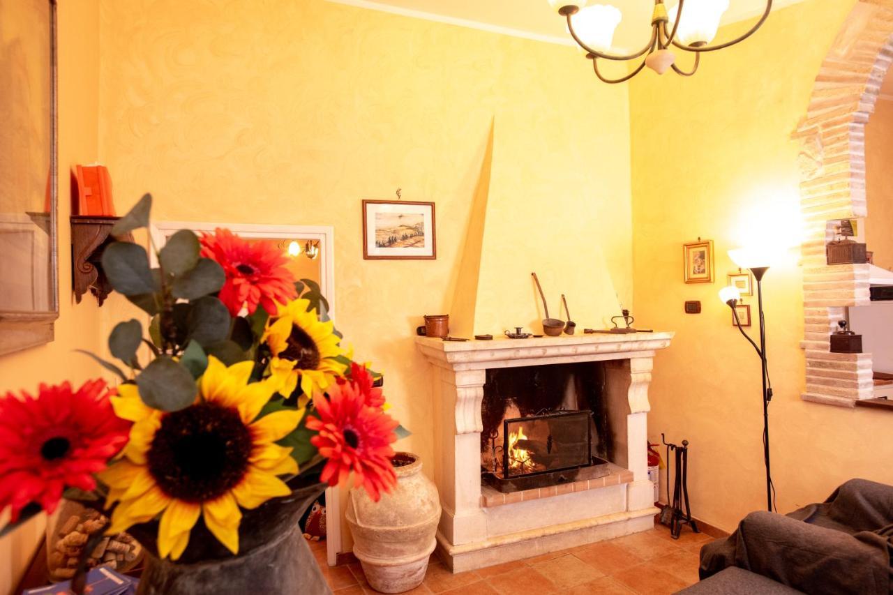 Relax Nell' Antico Borgo Villa Casperia ภายนอก รูปภาพ