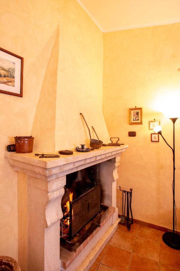 Relax Nell' Antico Borgo Villa Casperia ภายนอก รูปภาพ